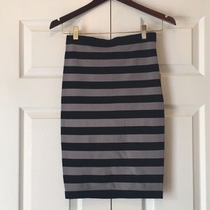 Fitted knit striped skirt